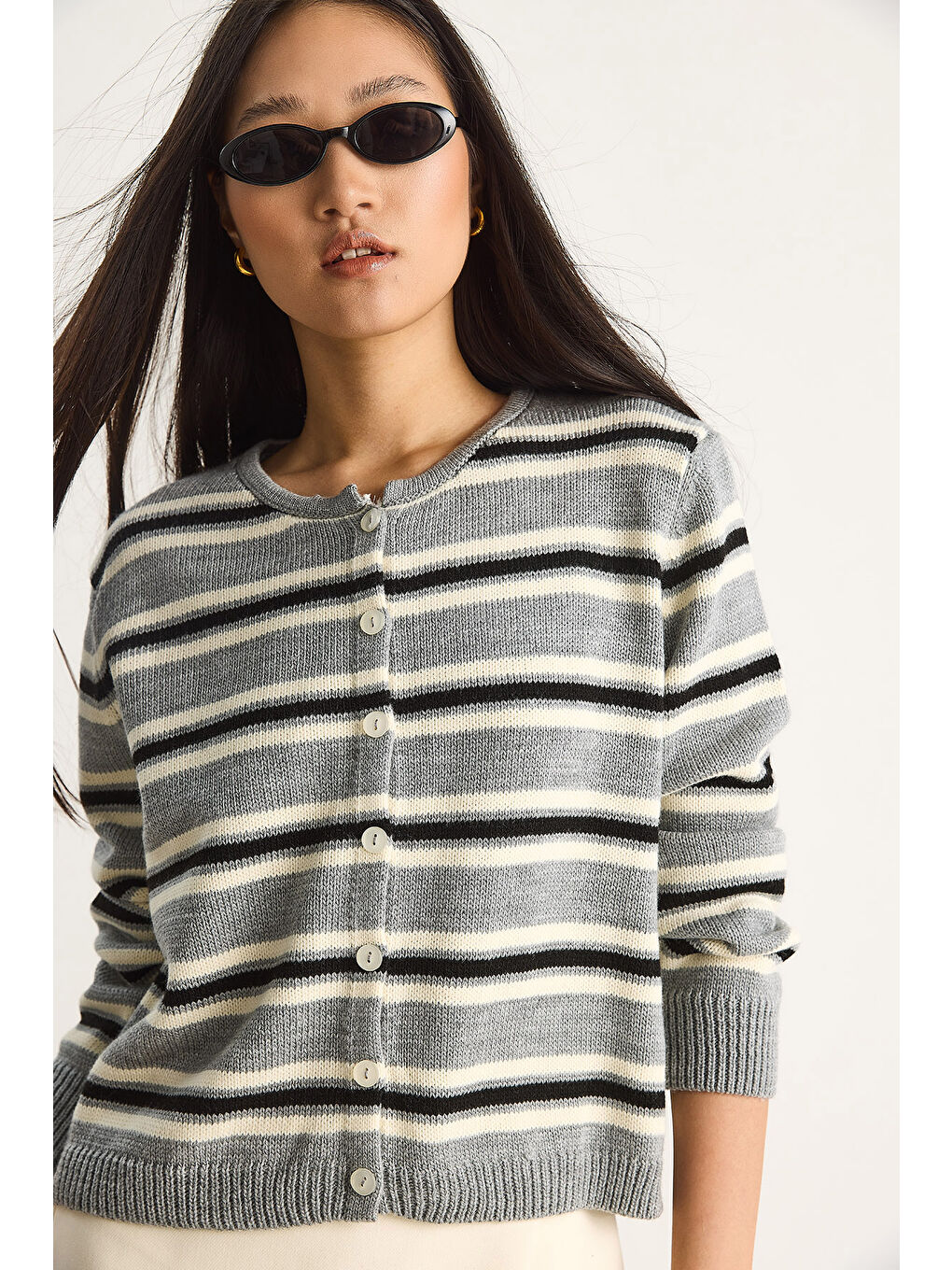 Gri Kadın Çizgili Bisiklet Yaka Triko Hırka-3