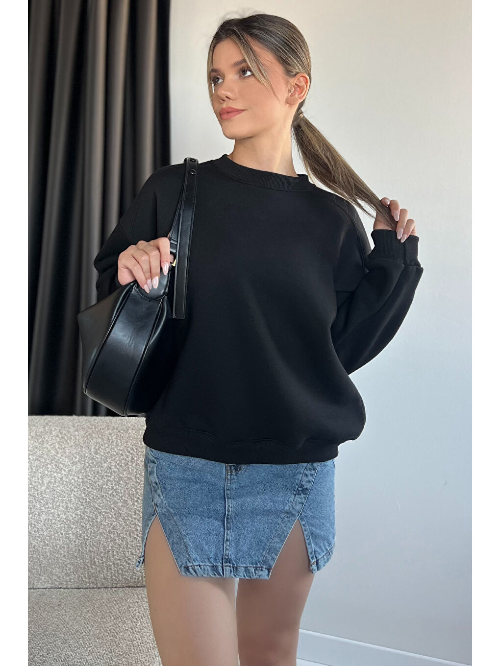 GÜLSELİ Siyah Bisiklet Yaka Oversize Kadın Sweatshirt