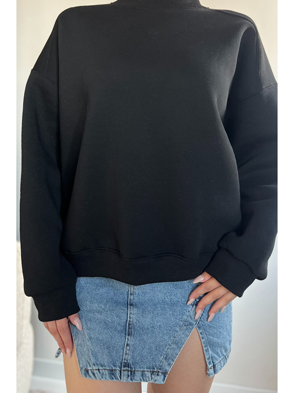 GÜLSELİ Siyah Bisiklet Yaka Oversize Kadın Sweatshirt - 2