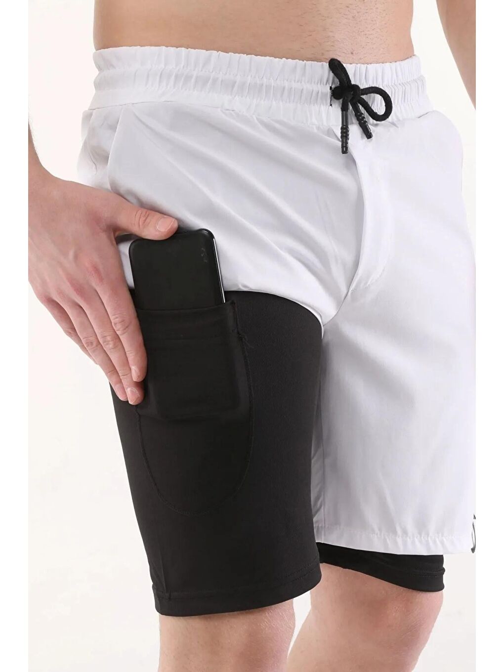 Beyaz Kısa Taytlı Erkek Sporcu Şortu