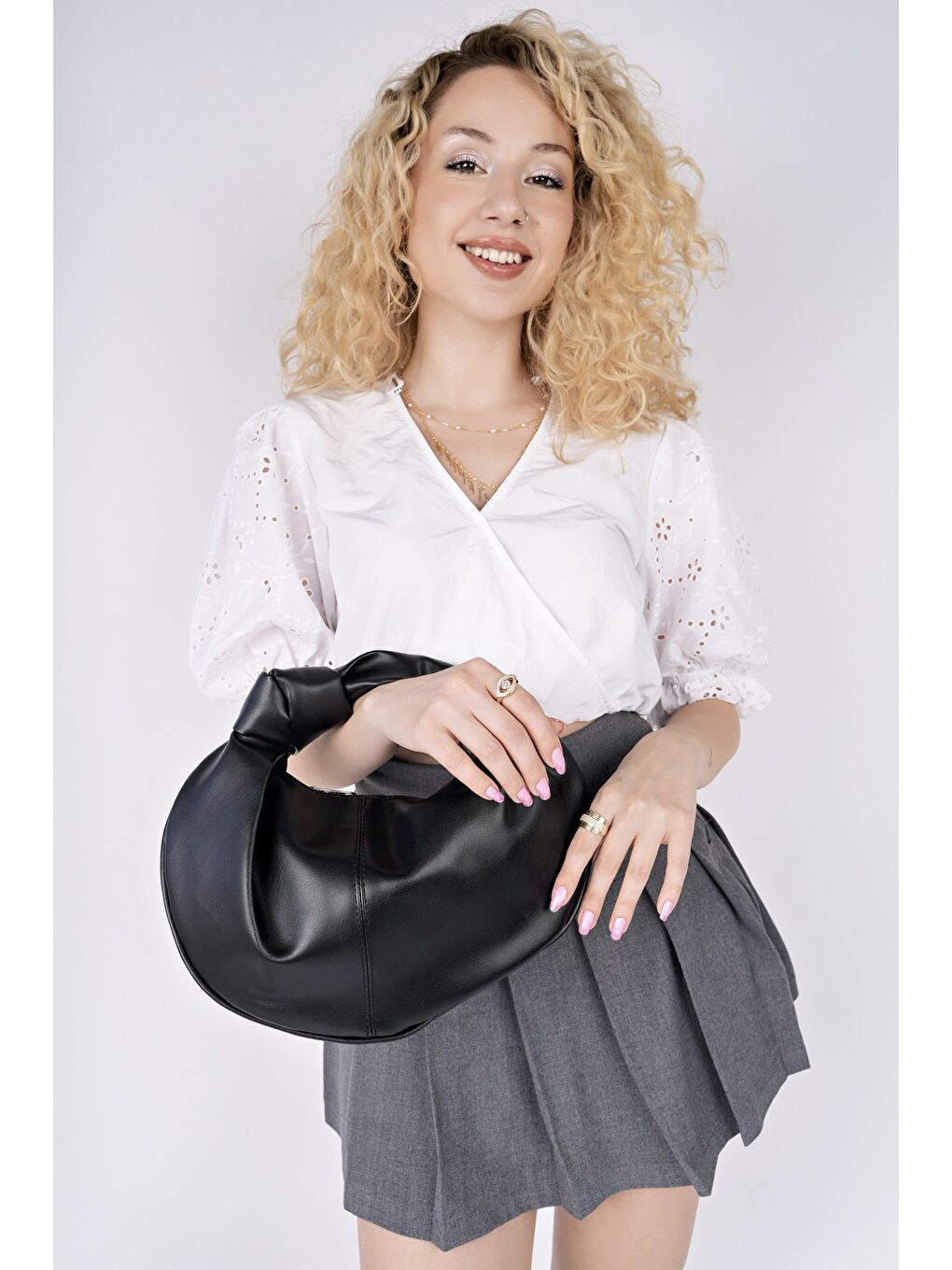 Siyah LUCCİ Kadın Düğümlü Oval El Çantası