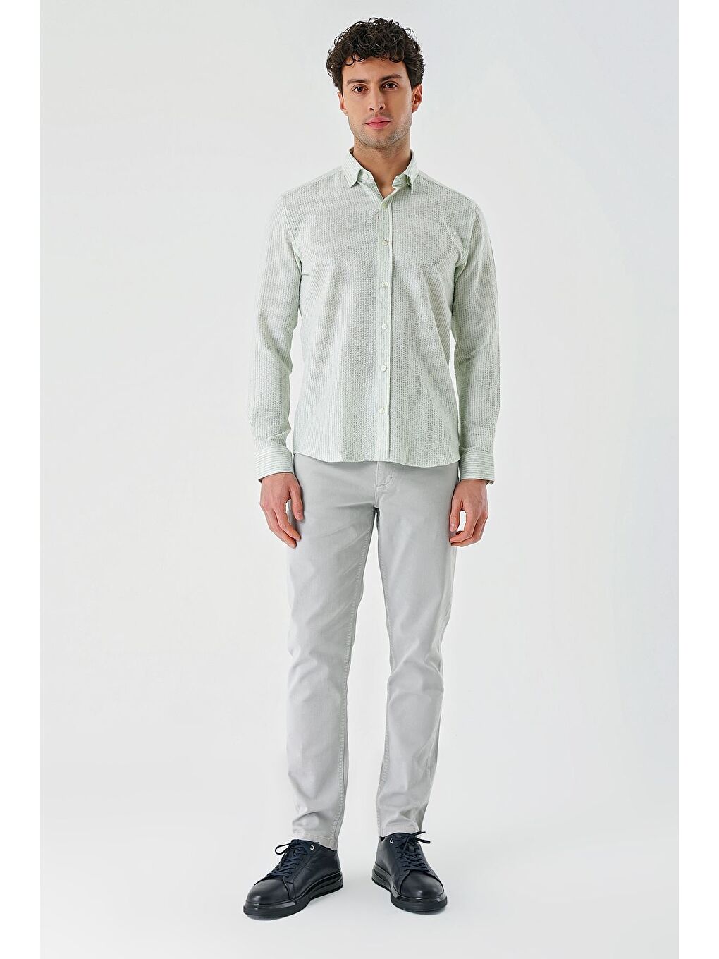 Koyu Yeşil Uzun Kollu Biritli Yaka Pamuklu Elastanlı Casual Slim Fit Gömlek 1004240233-4