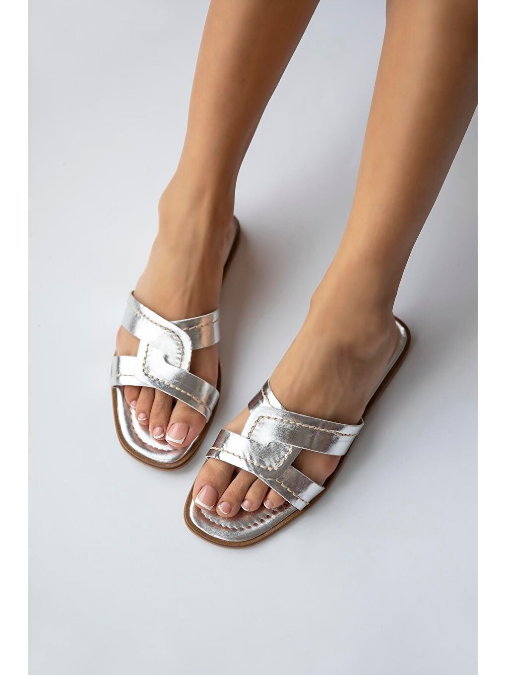 Gri Samira  Kadın Tek Bant  Günlük Deri Terlik Gümüş-1