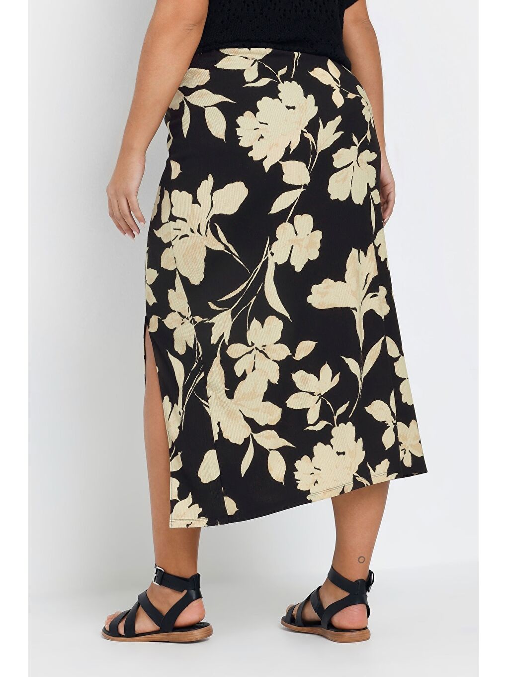 Siyah Büyük Beden Bürümcük Kumaş Yırtmaç Detaylı Beli Lastikli Etek 303769-4