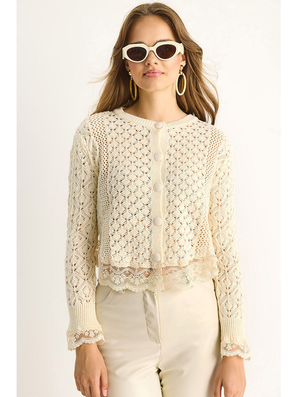 Ekru Kadın Dantel Detaylı Mevsimlik Örgü Hırka