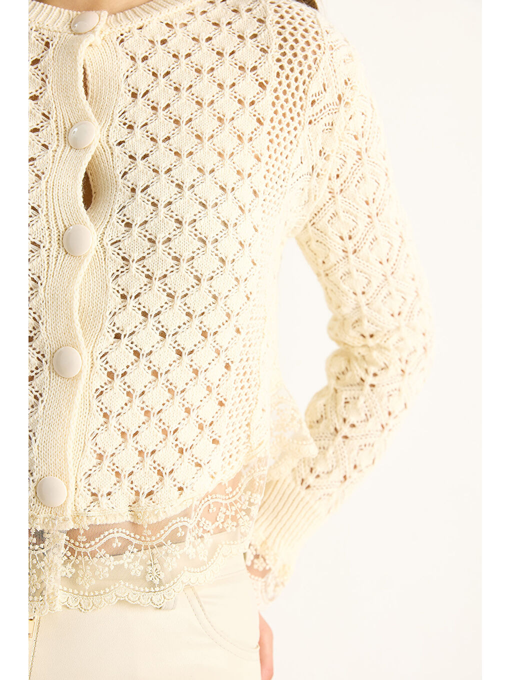 Ekru Kadın Dantel Detaylı Mevsimlik Örgü Hırka-5