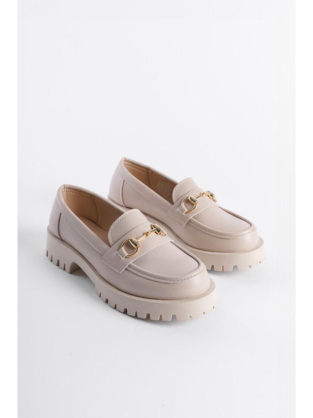 Bej Trak Tabanlı Metal Tokalı  Kadın Loafer-1