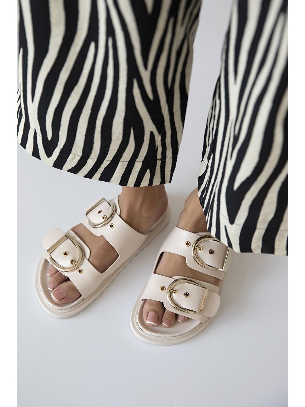 Forster  Kadın  Toka  Detay  Günlük  Konfor Terlik Bej