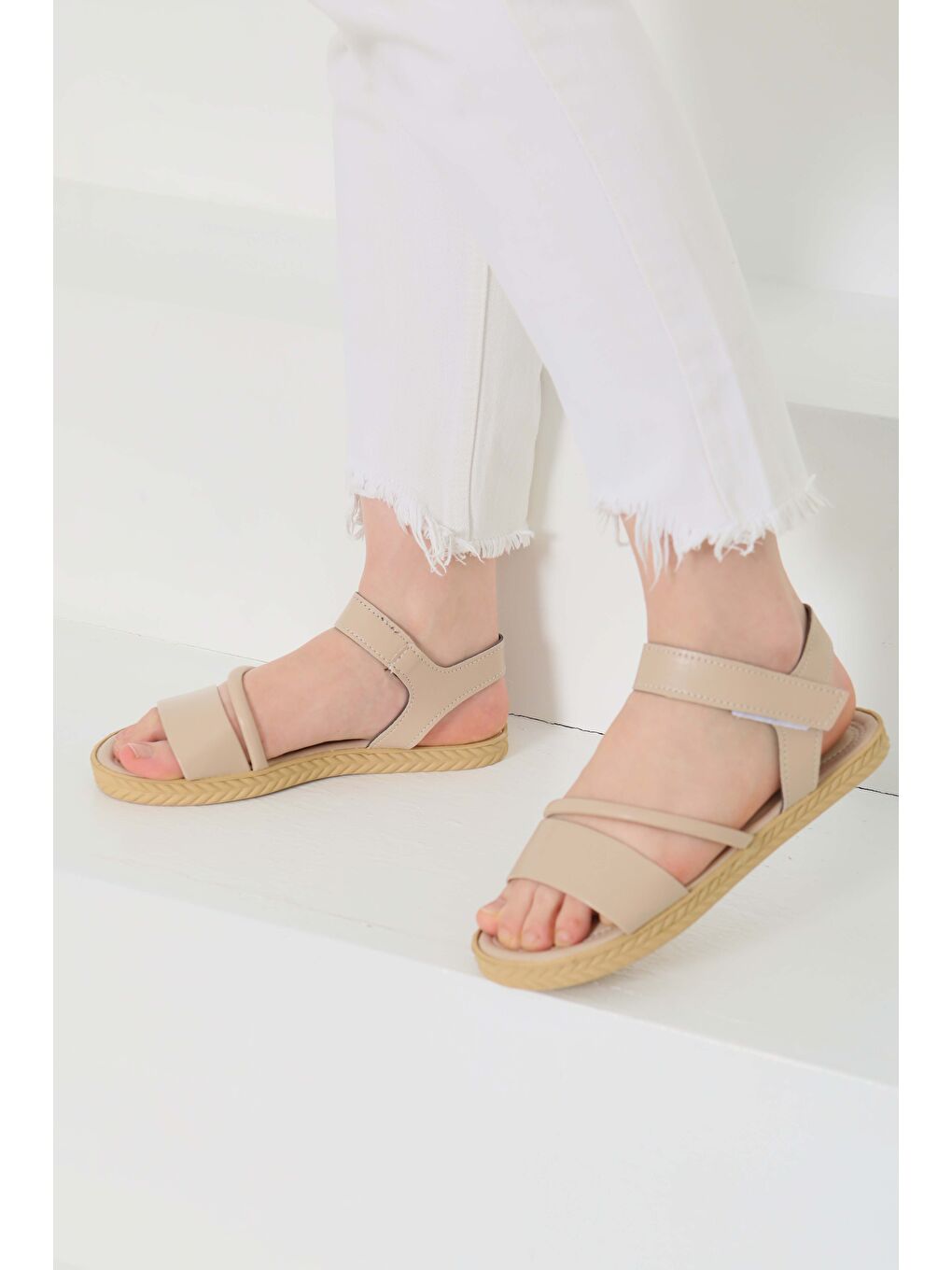Bej Kadın Vizon Çapraz Detaylı Sandalet - 27111-1
