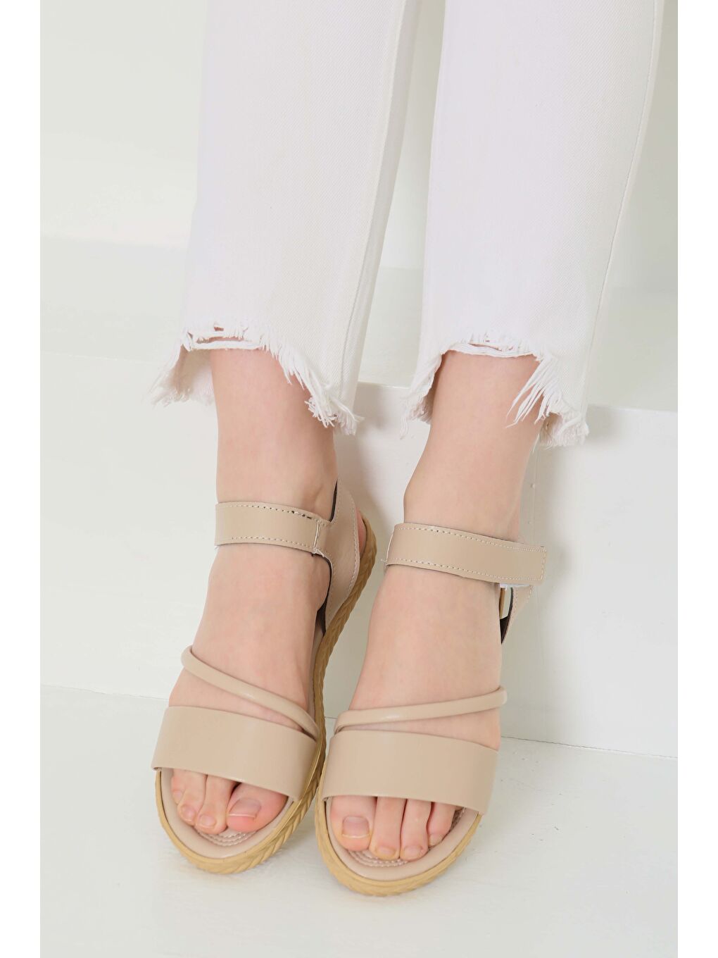 Bej Kadın Vizon Çapraz Detaylı Sandalet - 27111-2