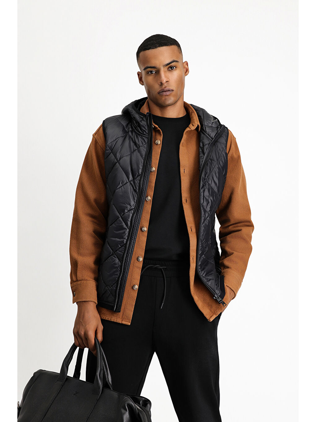 Siyah Kapüşonlu Kapitone Spor Yelek-2