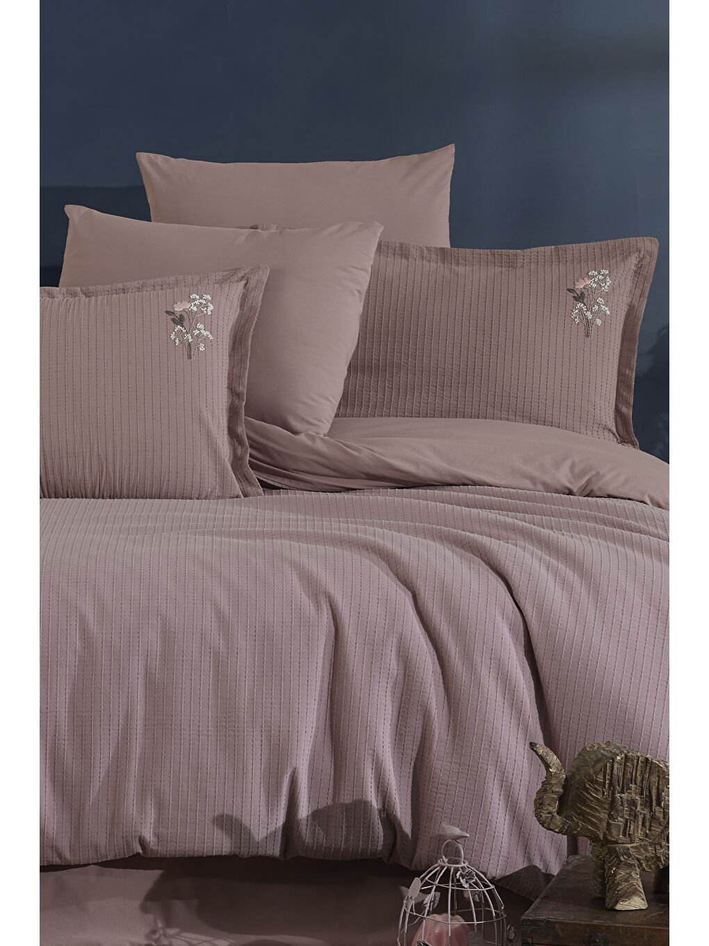 Pembe %100 Pamuk Çift Kişilik Nakışlı Nevresim Seti Eveya Gül Kurusu