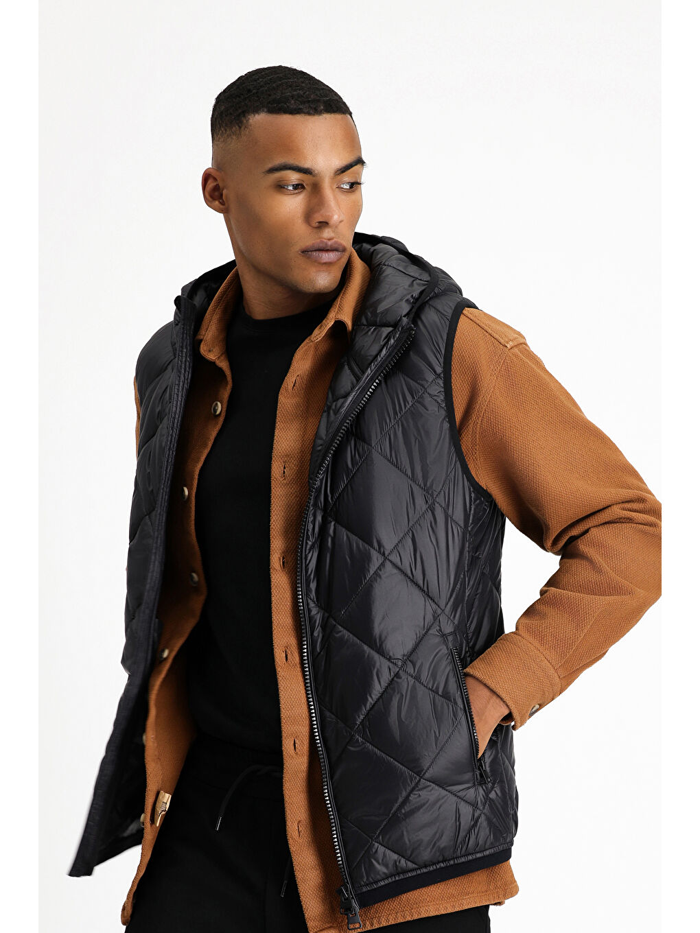 Siyah Kapüşonlu Kapitone Spor Yelek-3