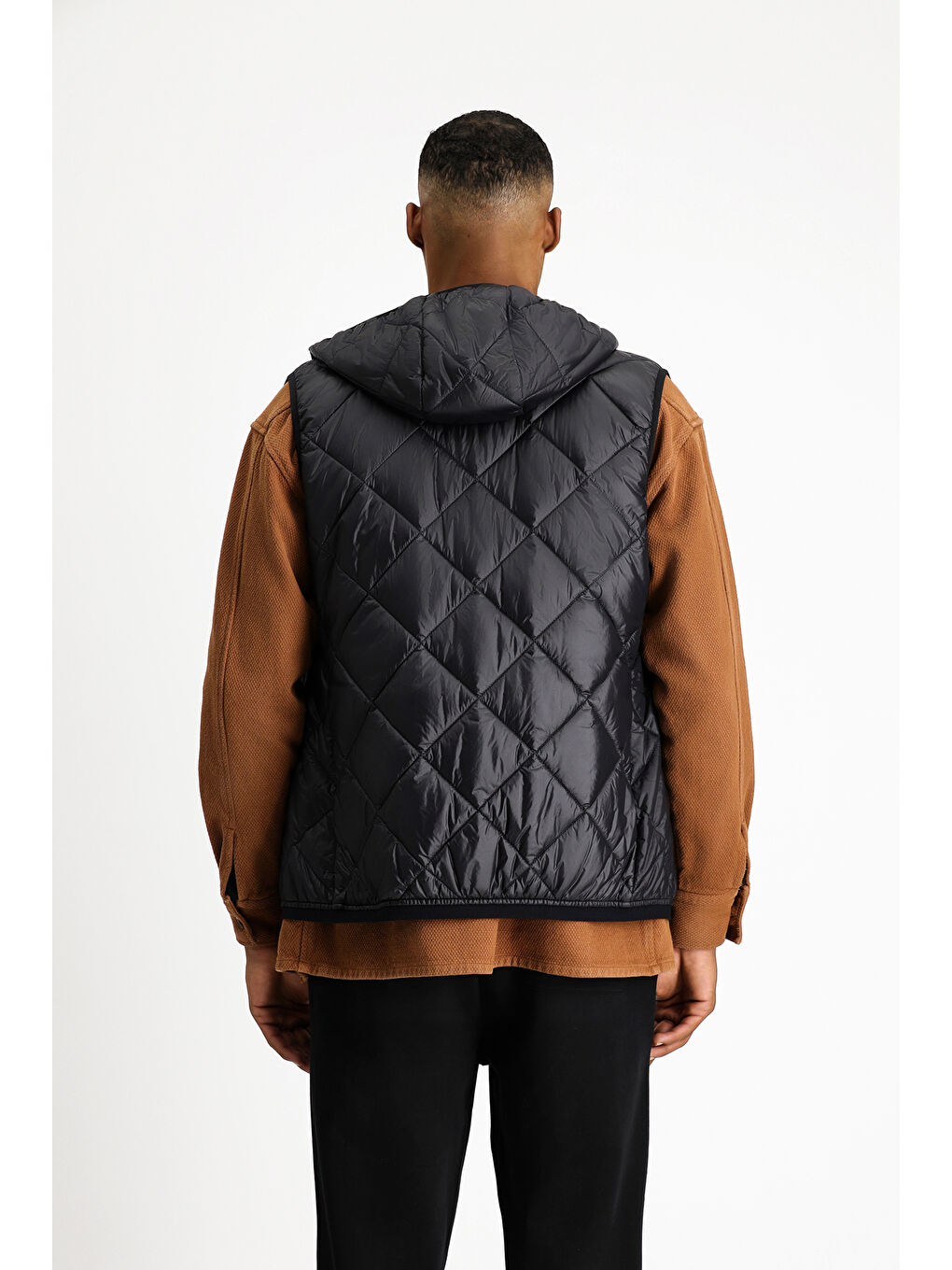 Siyah Kapüşonlu Kapitone Spor Yelek-4