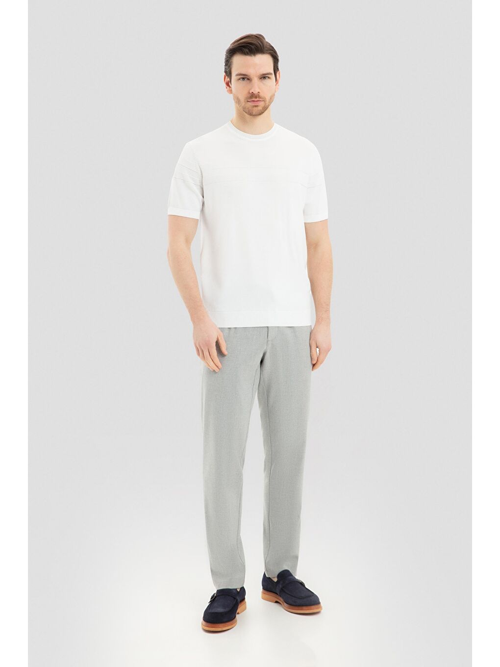 Ekru Slim Fit Triko Bisiklet Yaka Jakarlı Tişört-1