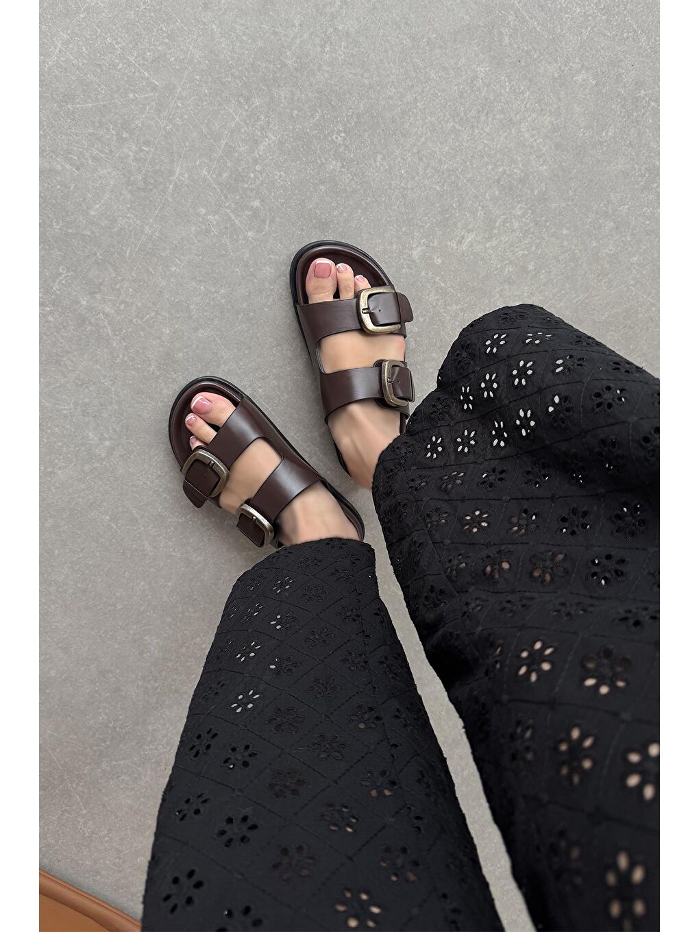 Kahverengi Sebonis Kadın Toka Detay Günlük Konfor Deri Terlik Kahve-1