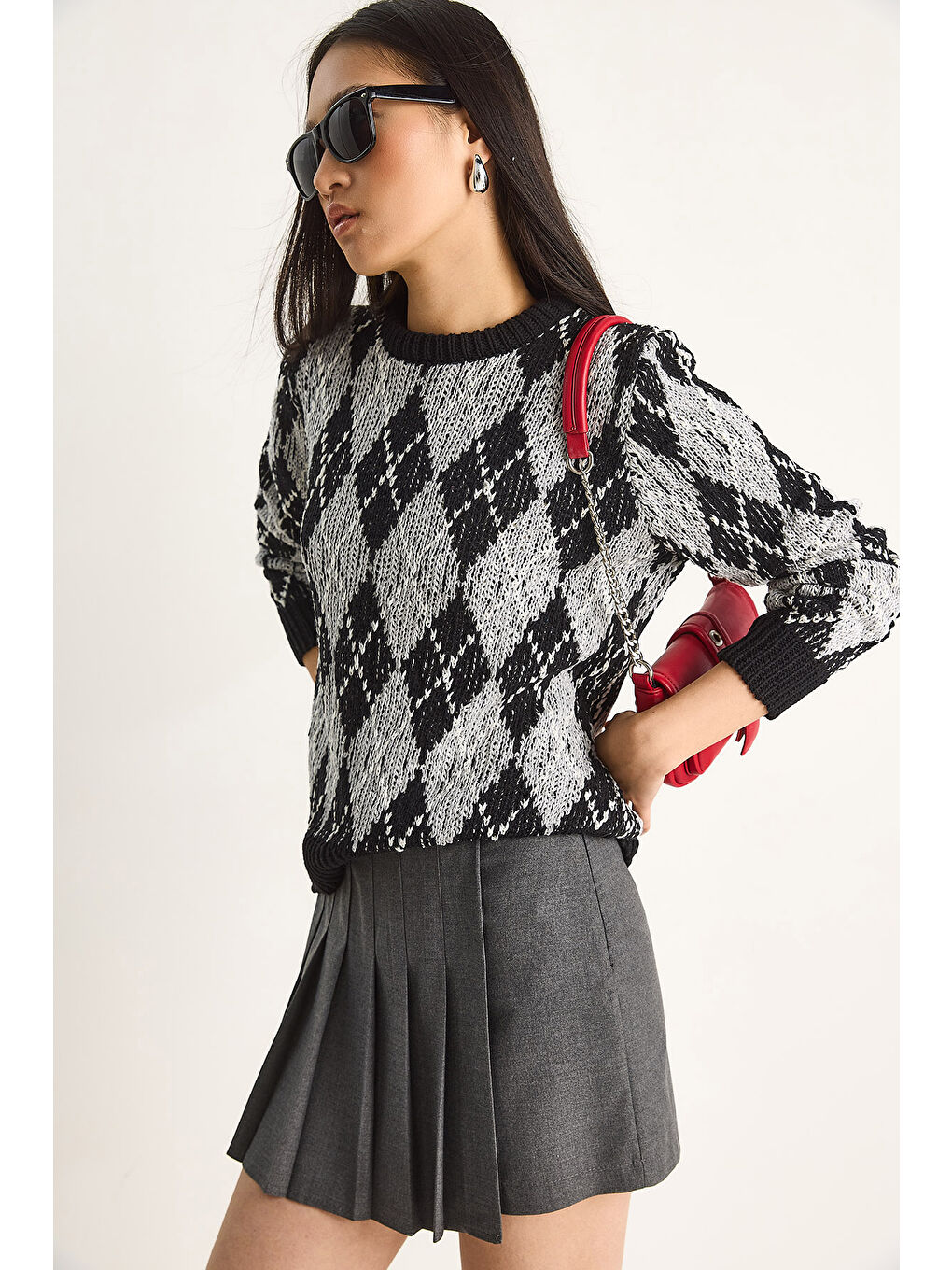 Siyah Kadın Baklavalı Kazak