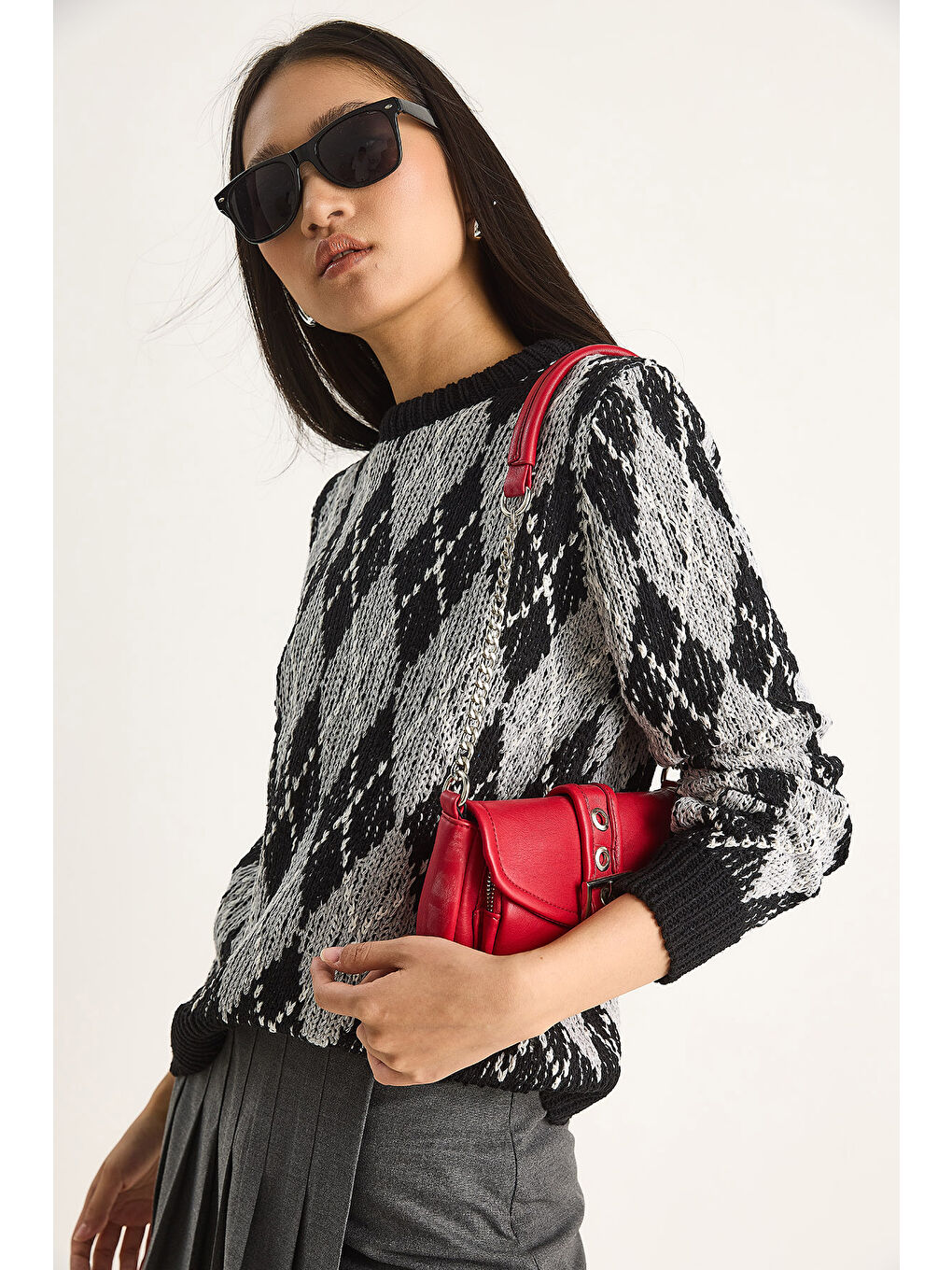 Siyah Kadın Baklavalı Kazak-1