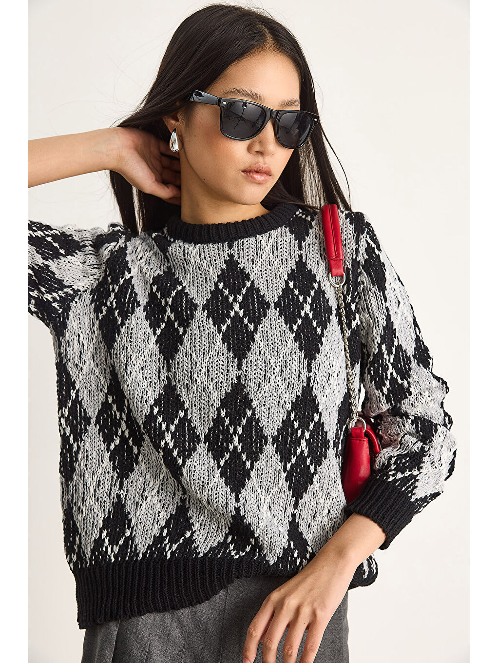 Siyah Kadın Baklavalı Kazak-3