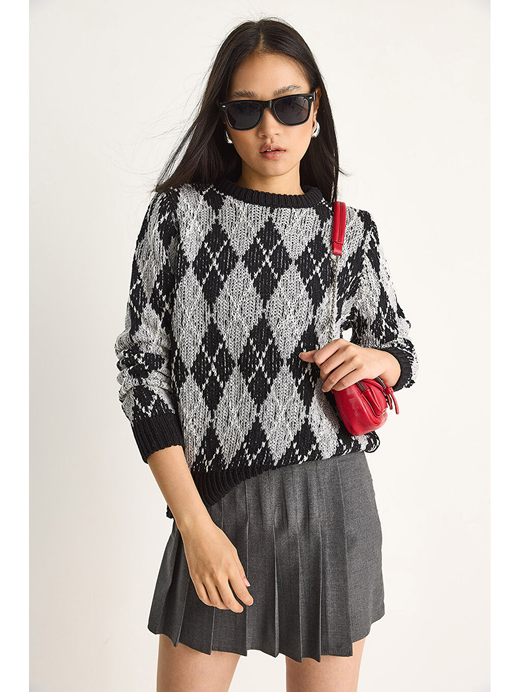 Siyah Kadın Baklavalı Kazak-4