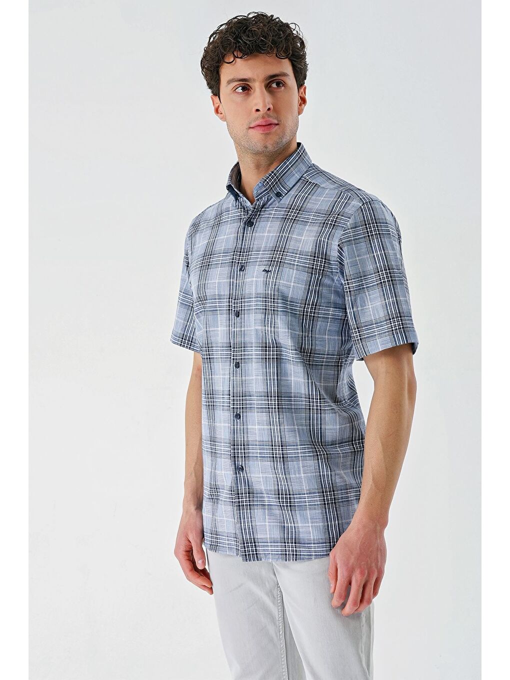 Koyu Lacivert Kısa Kollu Ekoseli Cepli %100 Pamuk Klasik Comfort Fit Rahat Kesim Gömlek 1004240195-1