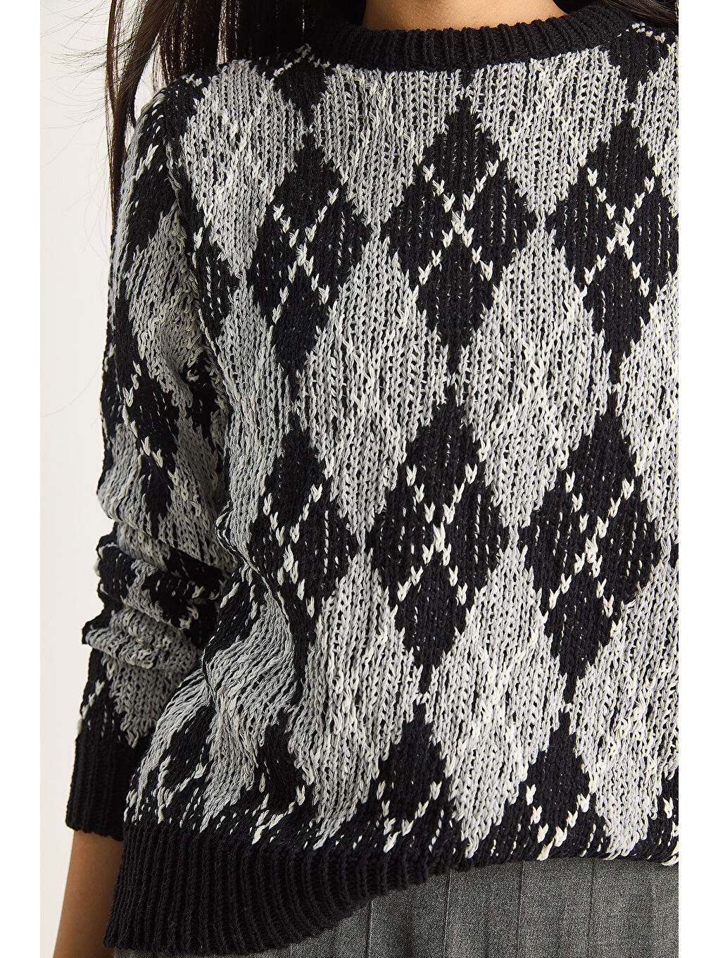 Siyah Kadın Baklavalı Kazak-5