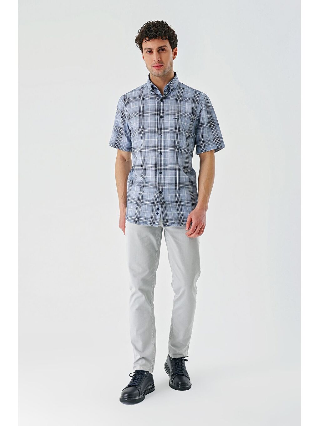 Koyu Lacivert Kısa Kollu Ekoseli Cepli %100 Pamuk Klasik Comfort Fit Rahat Kesim Gömlek 1004240195-3