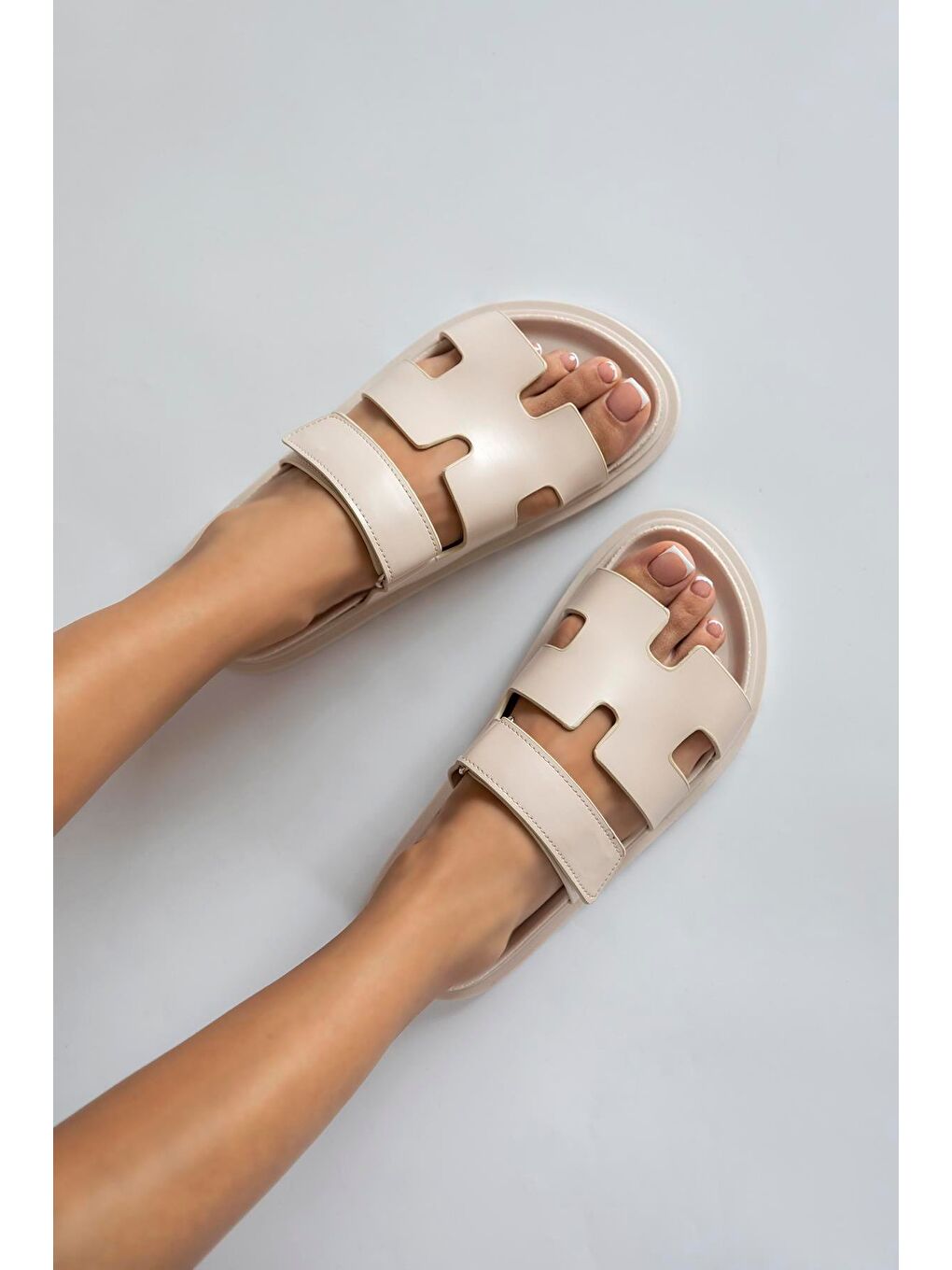 Palmeira  Kadın  Cırt  Bantlı  Deri  Terlik Bej