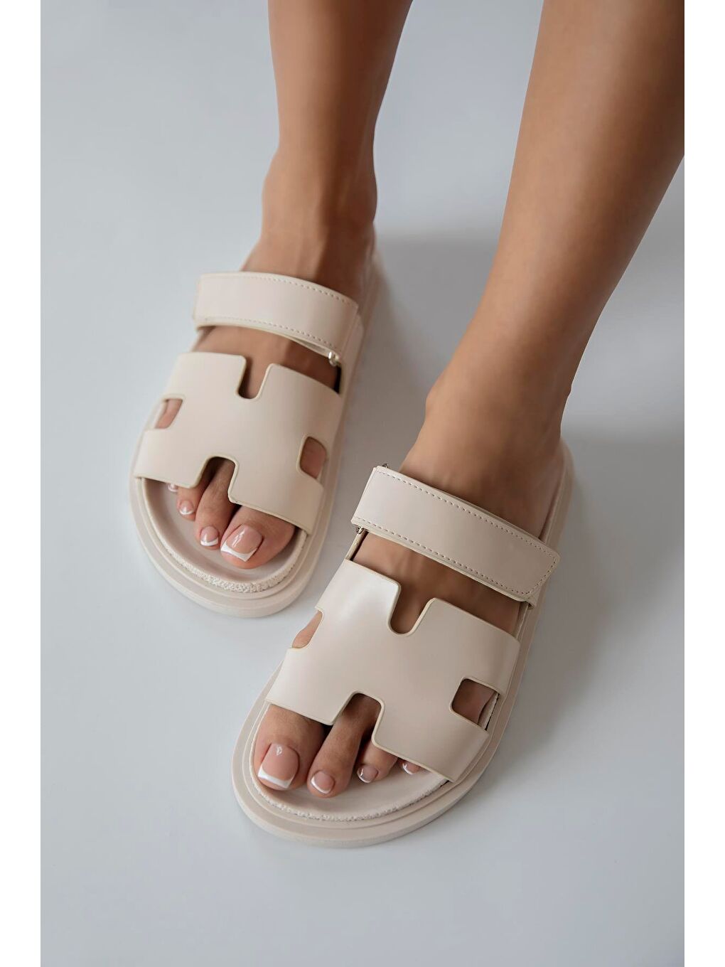 Palmeira  Kadın  Cırt  Bantlı  Deri  Terlik Bej-1