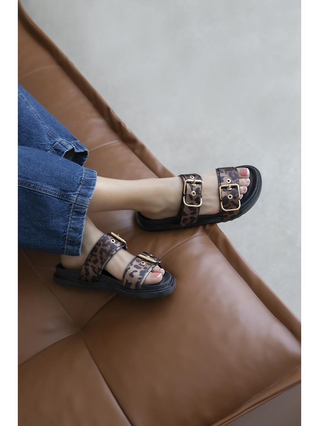 Kahverengi Gita  Kadın Toka Detay Saten Terlik Leopar