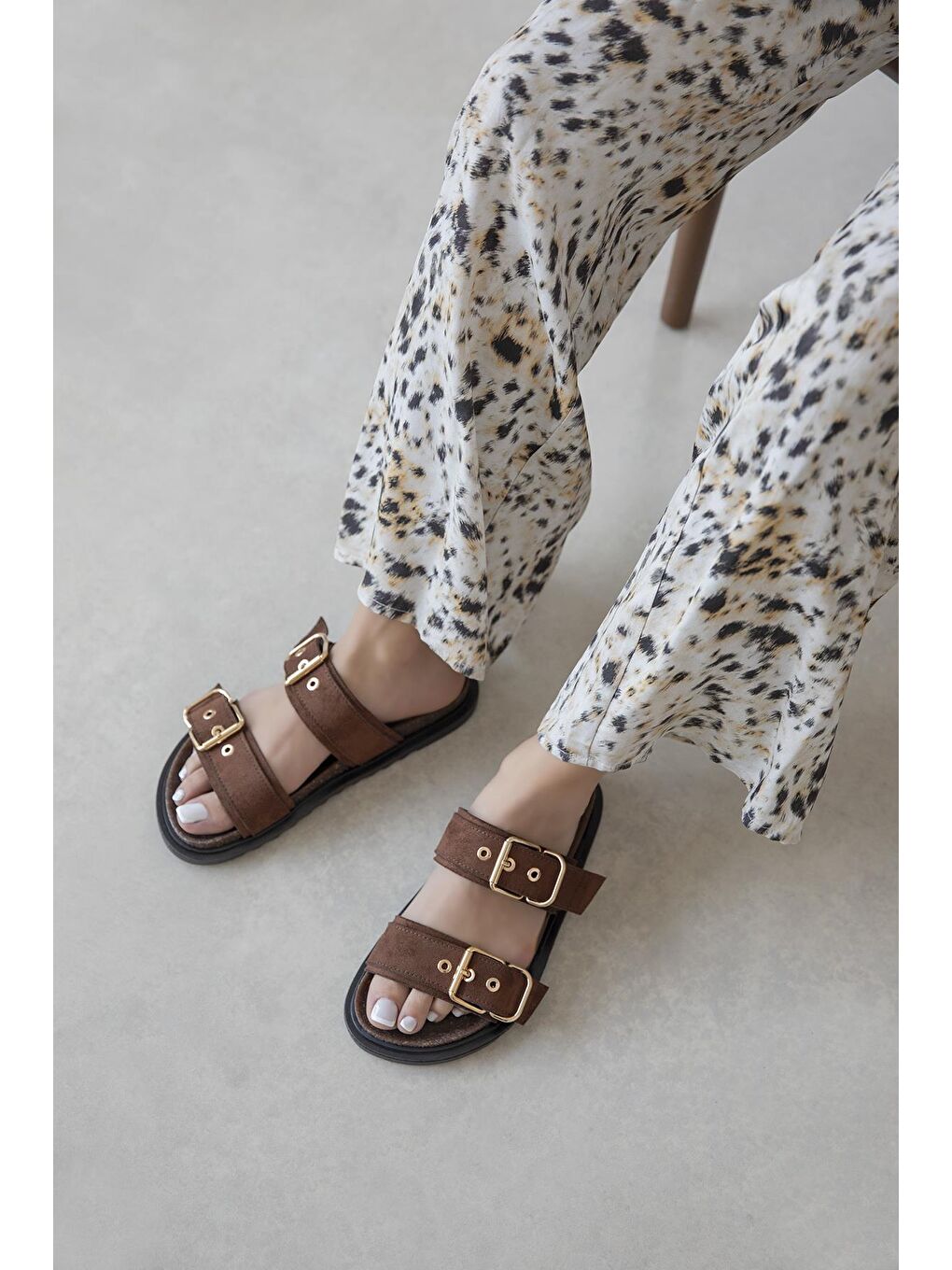 Kahverengi Gita Kadın Toka Detay Günlük Konfor Süet Terlik Kahve