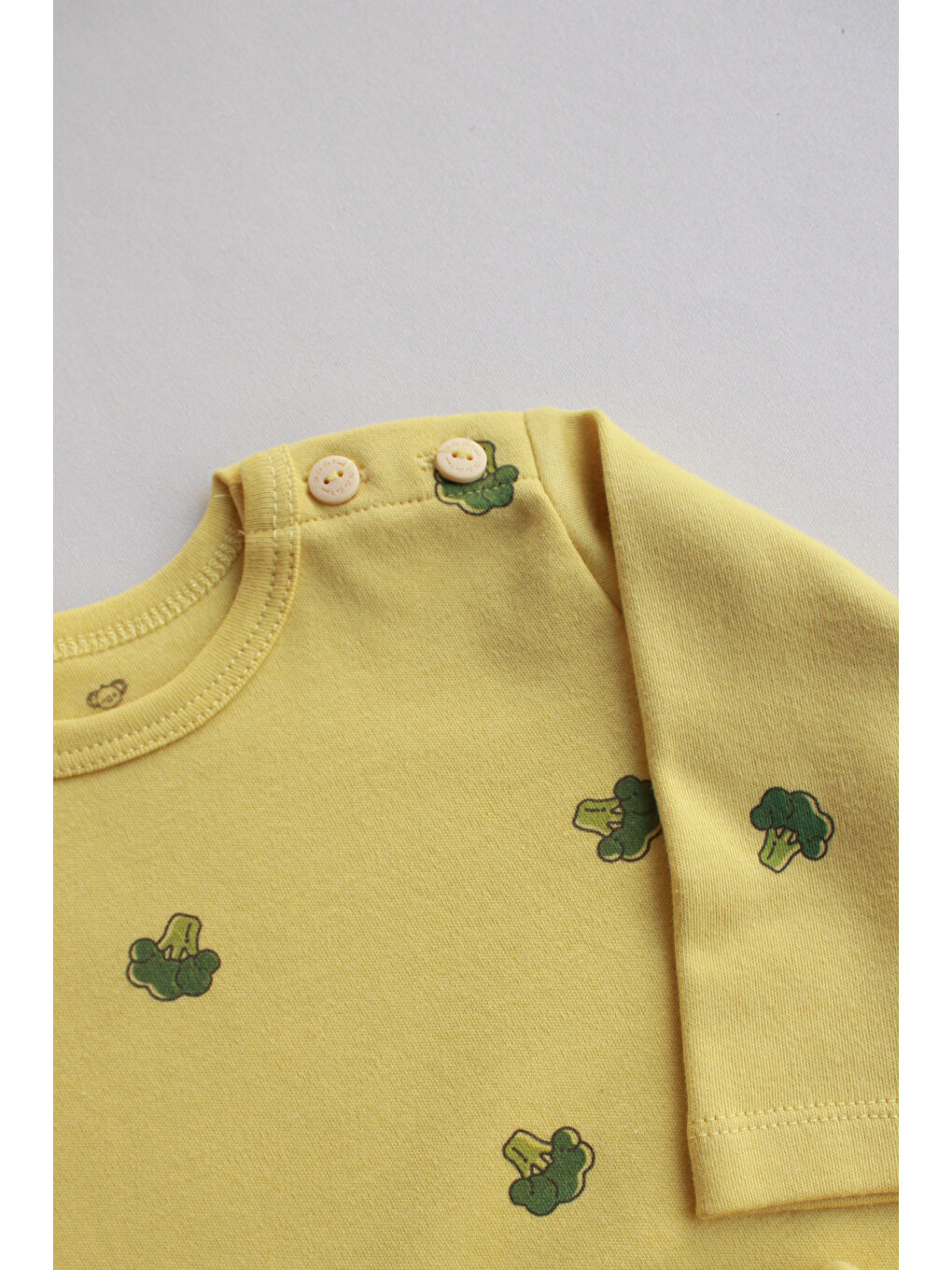 Sarı Brokoli Baskılı Düğme Detaylı Bebek Üst-3