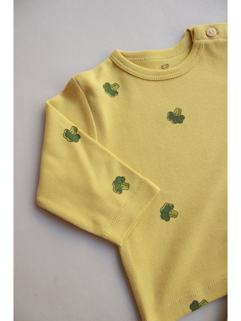 Sarı Brokoli Baskılı Düğme Detaylı Bebek Üst-4