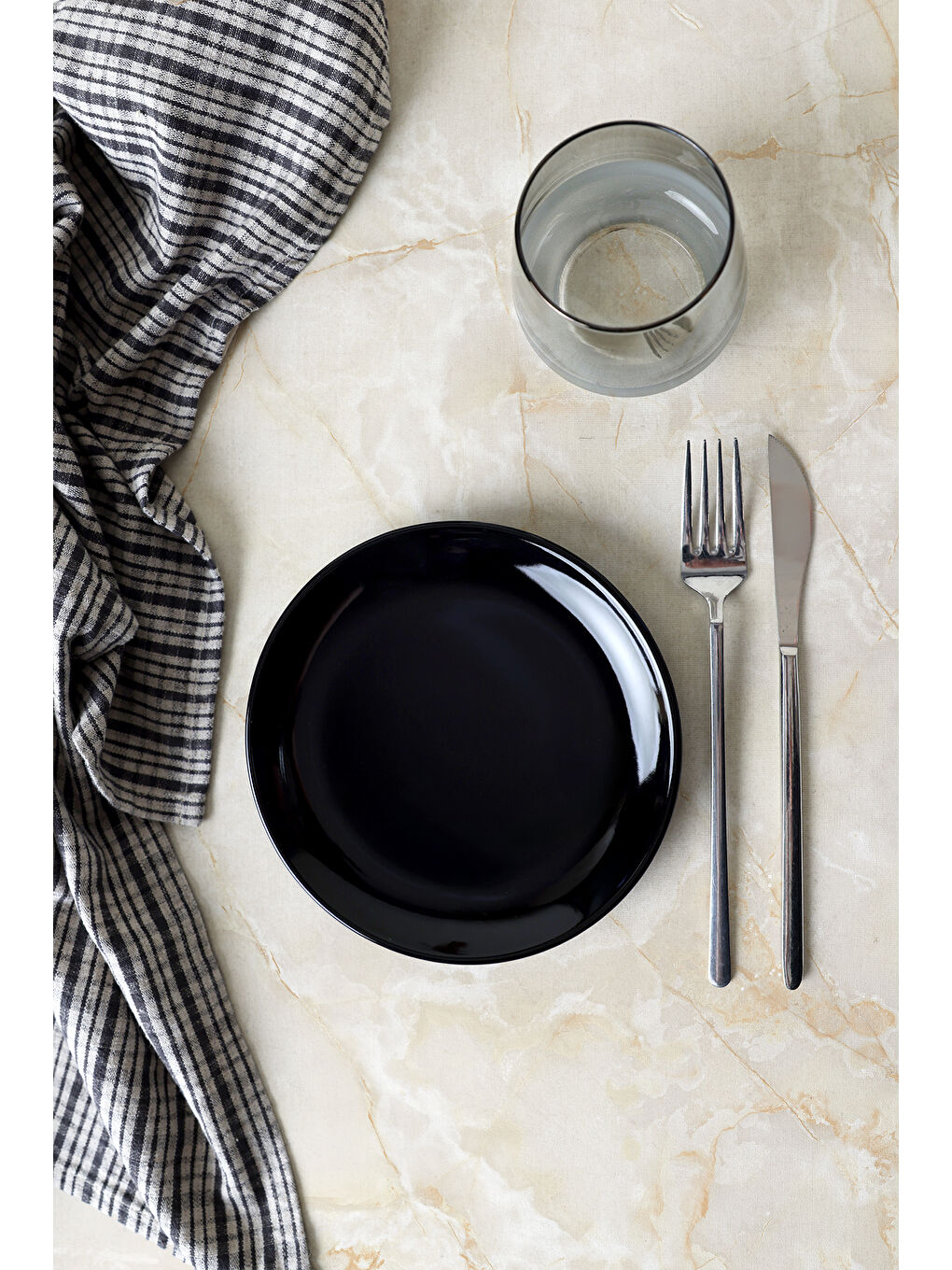 Siyah Delta Pasta Tabağı 17 Cm 6 Adet-1