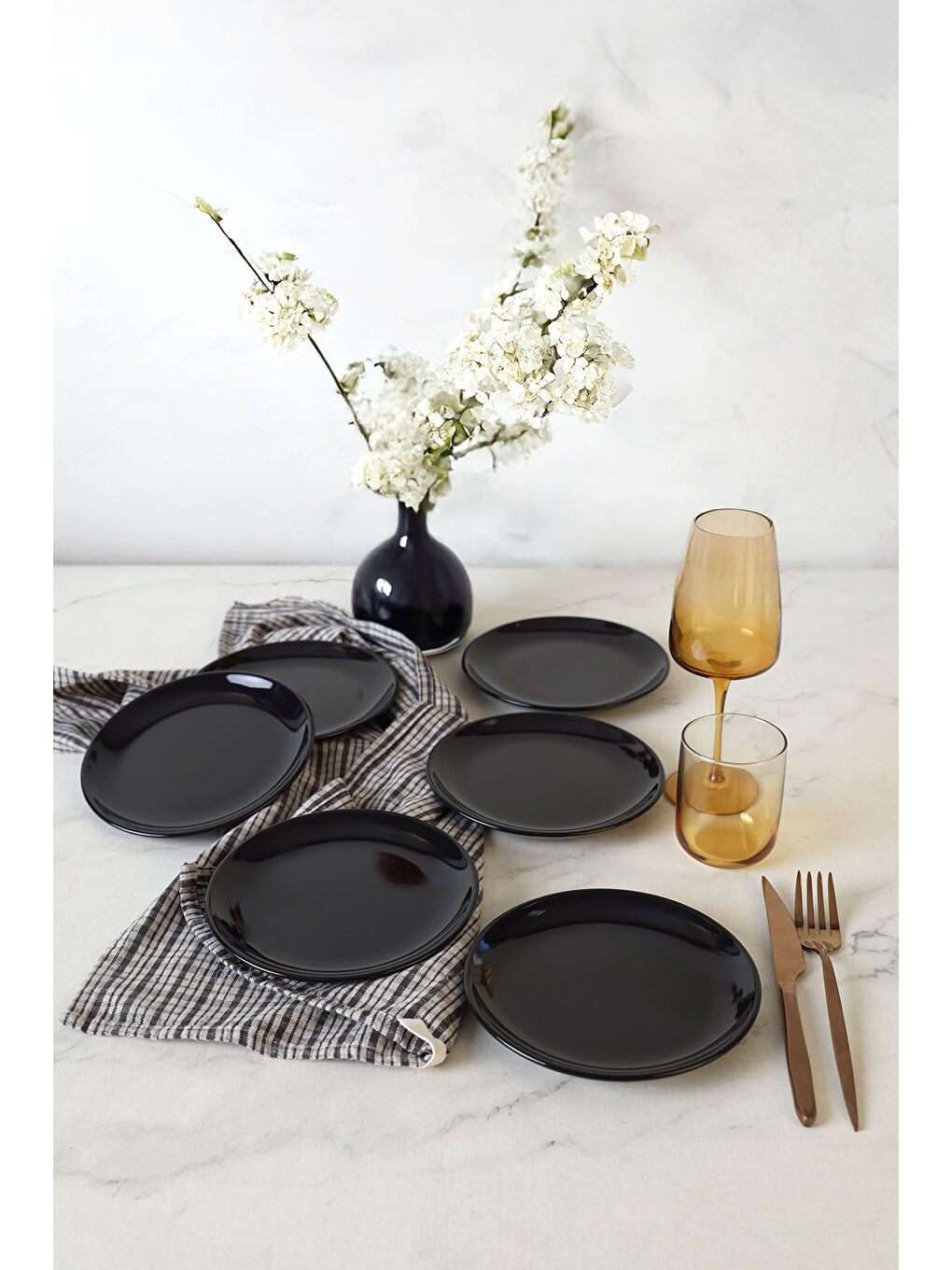 Siyah Delta Pasta Tabağı 17 Cm 6 Adet-2