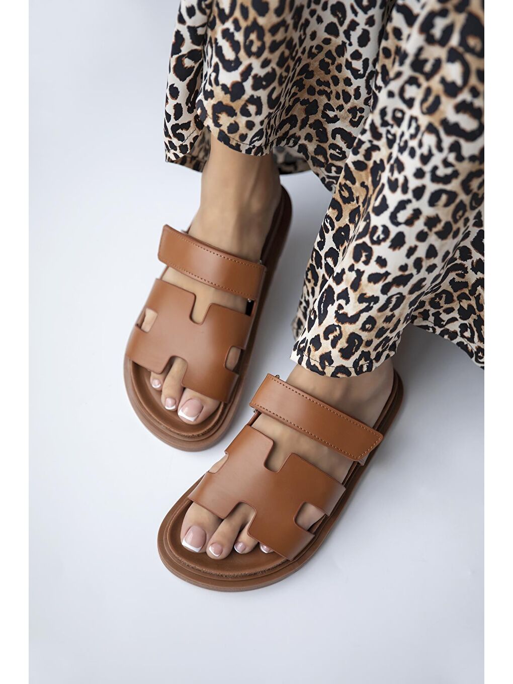 Kahverengi Palmeira  Kadın  Cırt  Bantlı  Deri  Terlik Taba-1