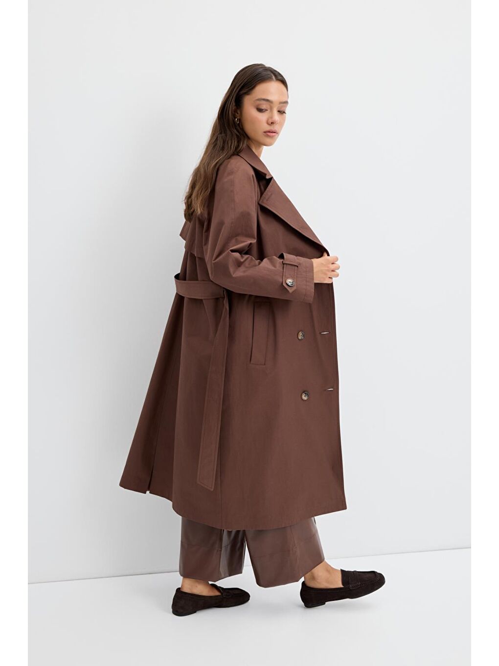 Kahverengi Kruvaze Yaka Astarlı Uzun Trençkot Kahve-4