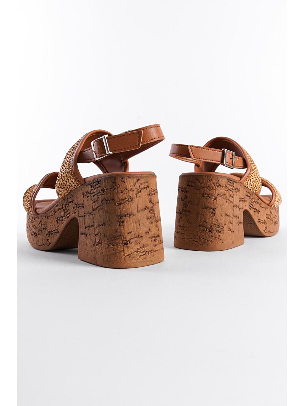 Kahverengi Mantar Platform Tabanlı Hasır Çift Bantlı Kadın Sandalet-3