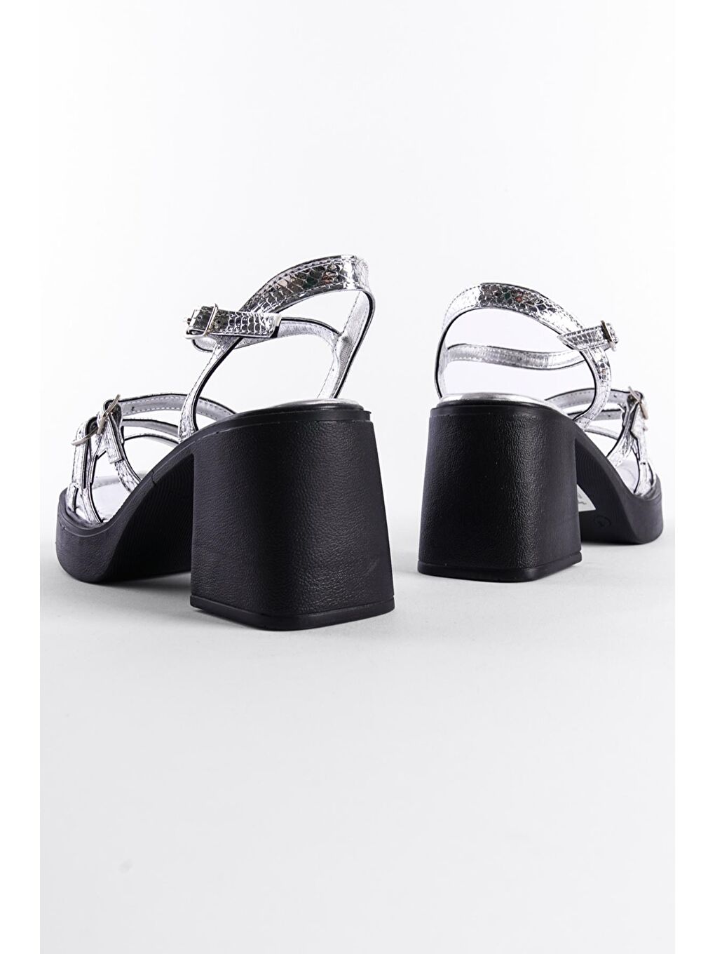 Gri Platform Tokalı Kadın Sandalet-3