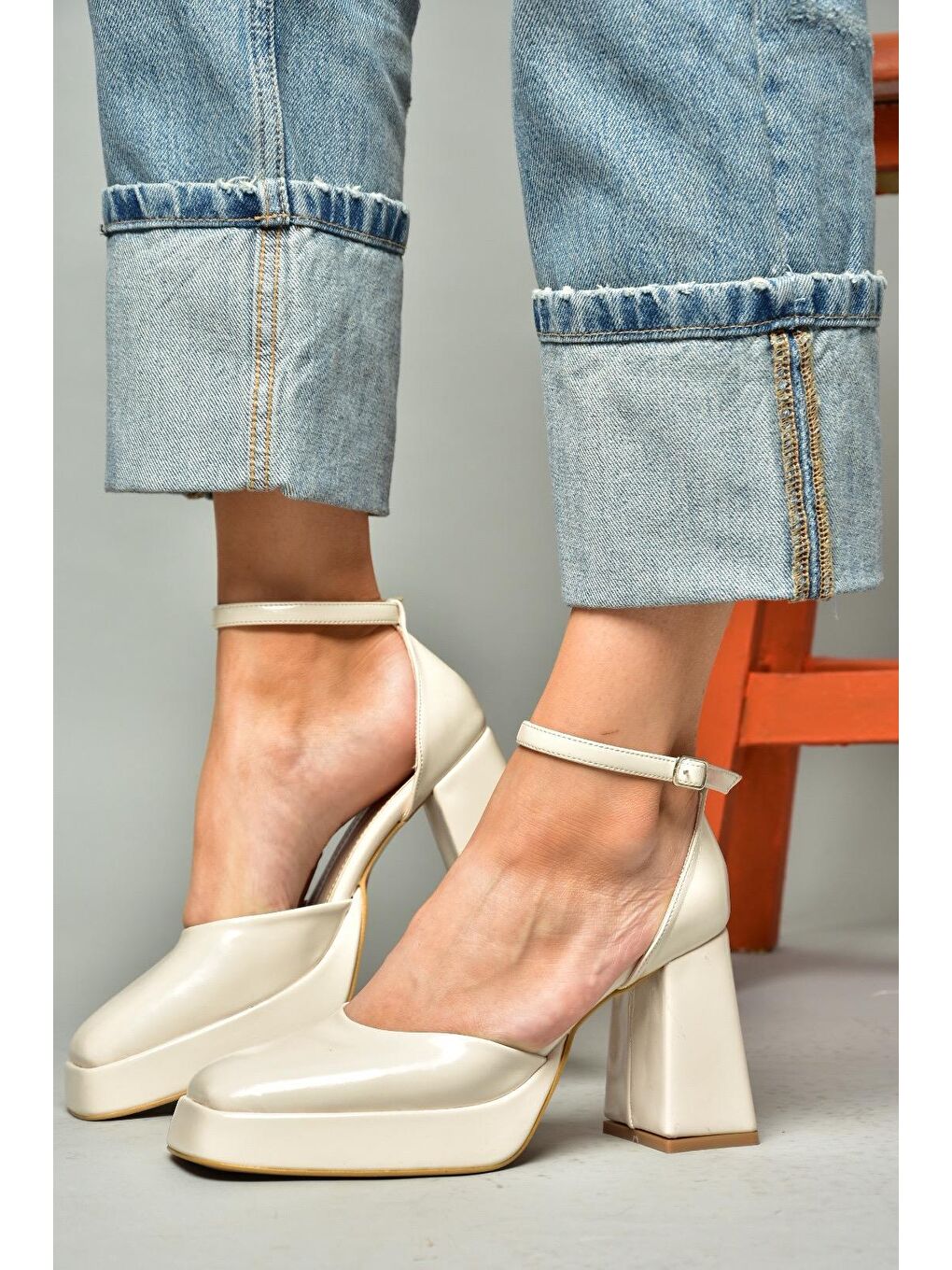 S2820303 Bej Kadın Topuklu Ayakkabı-1