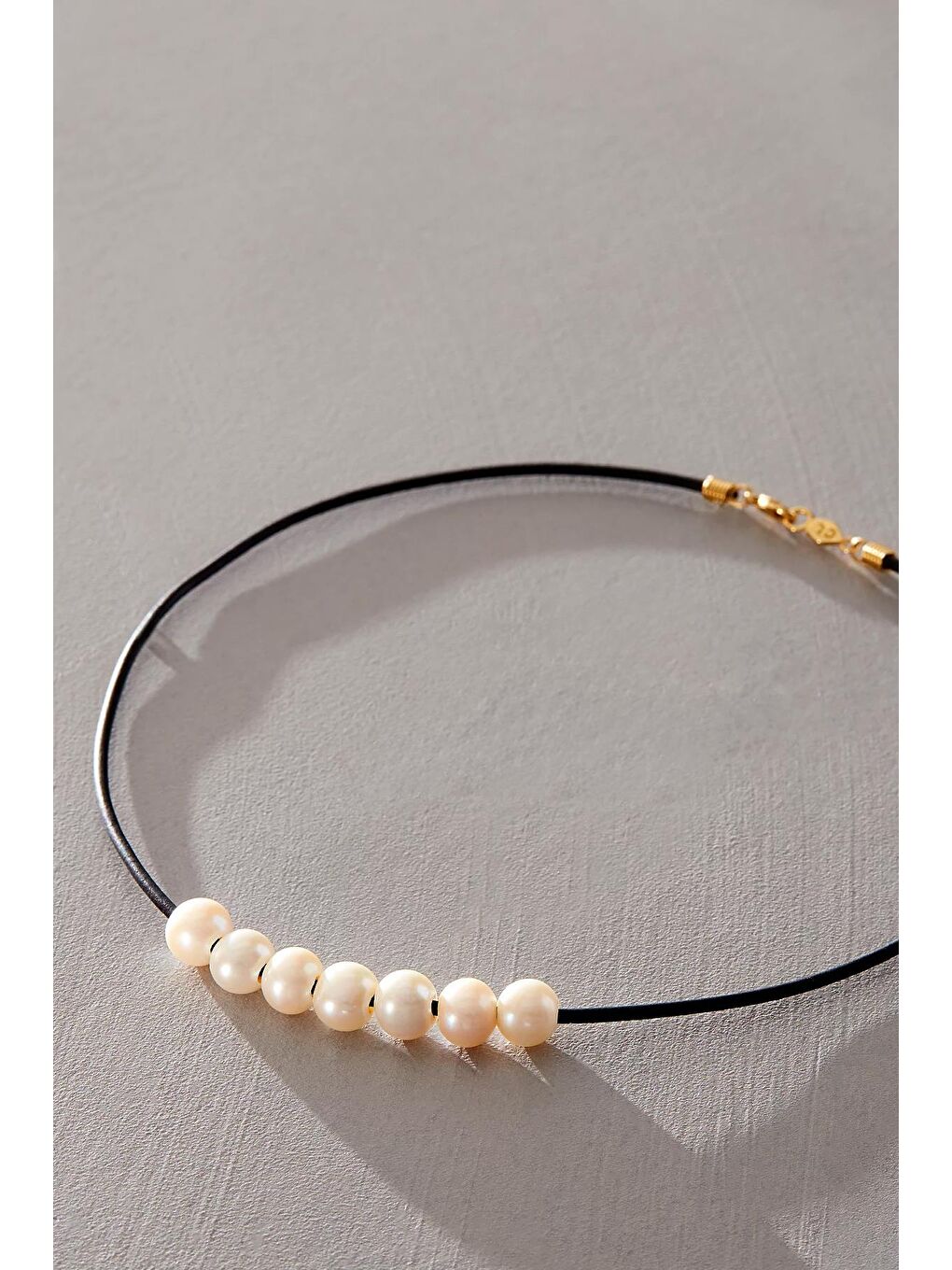 New Obsessions Beyaz Rustik İnci Sıralı Tasma Choker Kolye