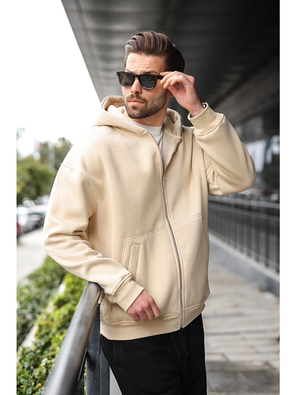 Bej Fermuarlı Kapüşonlu Erkek Hırka E7174-3
