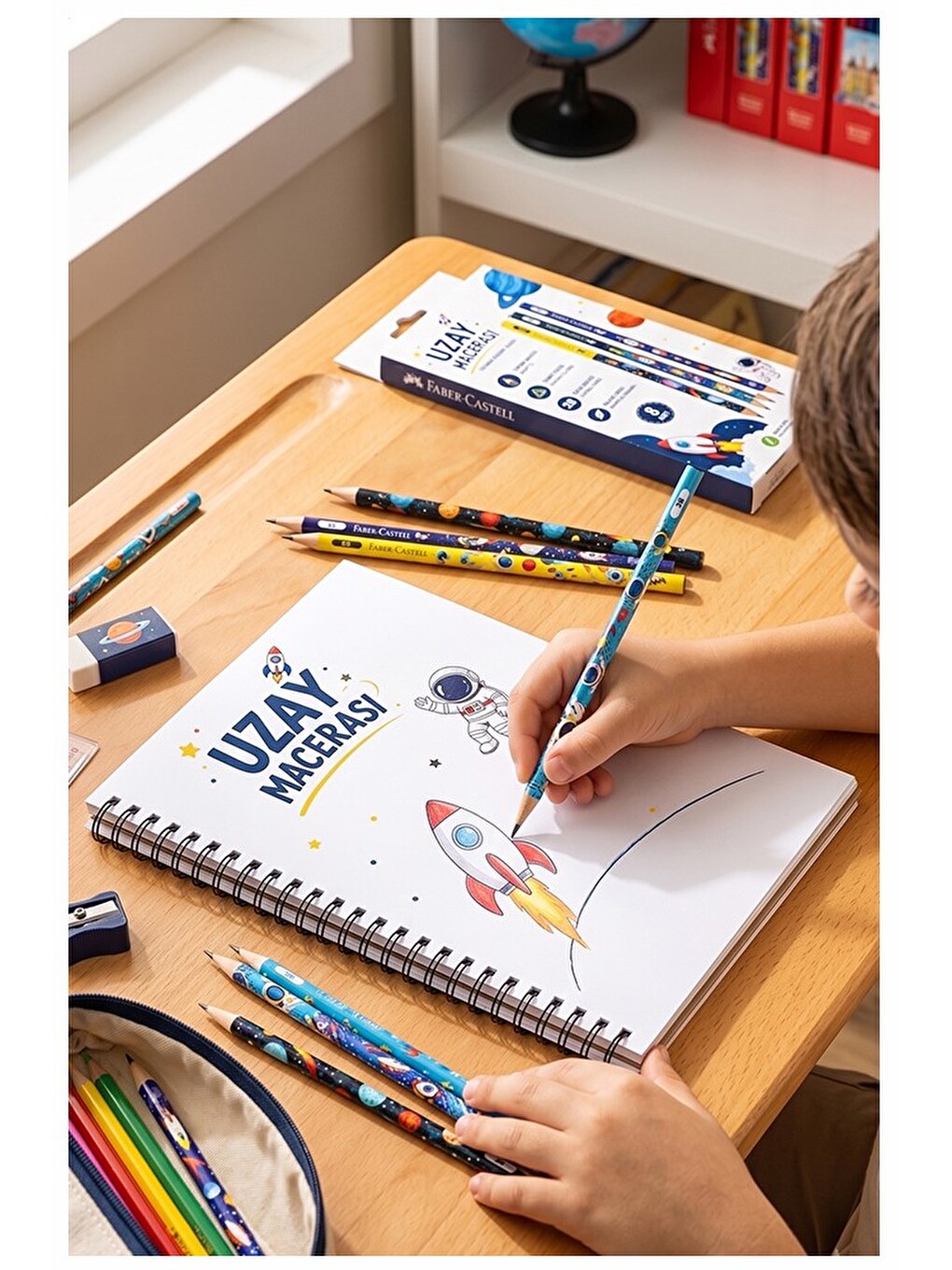 Uzay Macerası Kurşun Kalem 8 Adet Faber Castell Yuvarlak Gövdeli Siyah Kurşun Kalem Yumuşak Yazım Ko-1