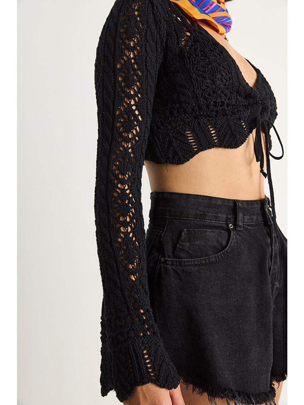 Siyah Kadın Önü Bağlamalı Ajurlu Triko Bluz-5