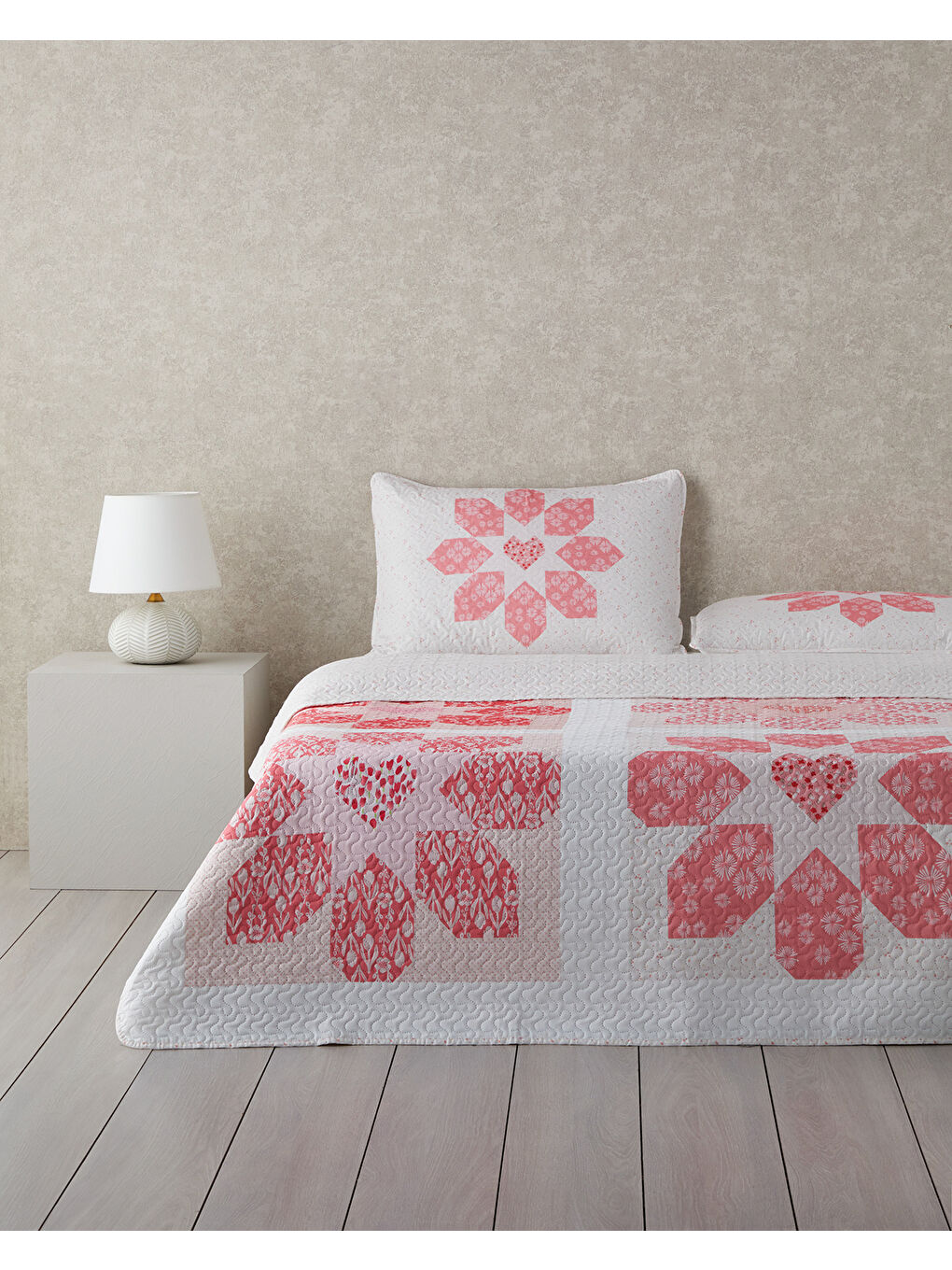 English Home Lovely Heart Çift Taraflı Çok Amaçlı Tek Kişilik Yatak Örtüsü Takımı 160x220 cm Pembe