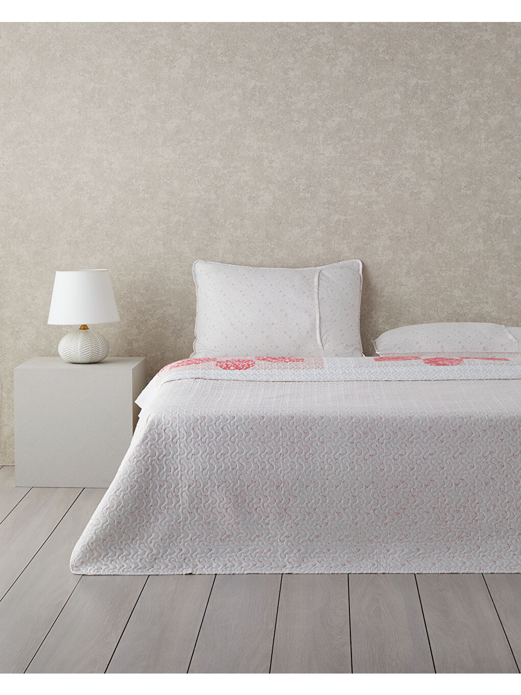 English Home Lovely Heart Çift Taraflı Çok Amaçlı Tek Kişilik Yatak Örtüsü Takımı 160x220 cm Pembe-1
