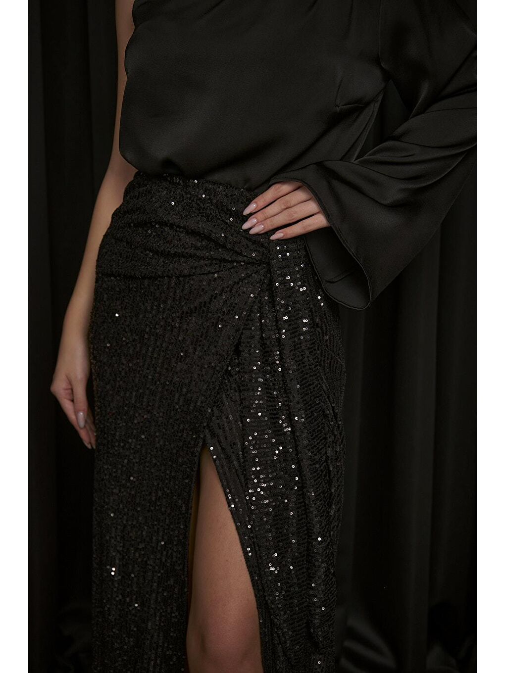 Pul Payetli Anvelop Bağlamalı Siyah Uzun Etek-3