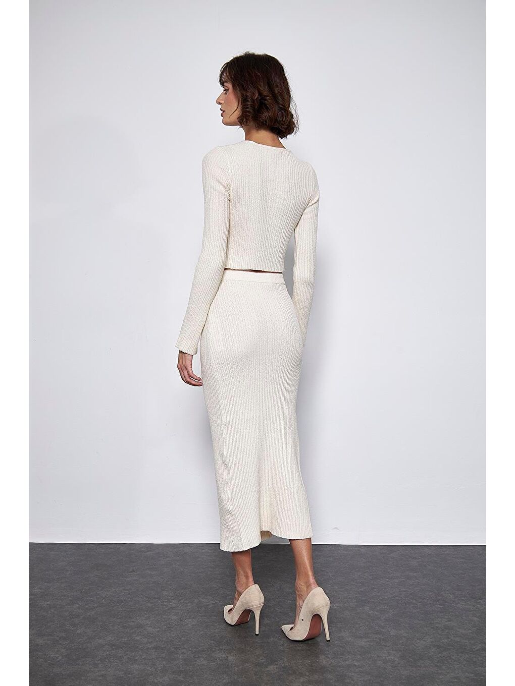 Yırtmaç Detaylı Midi Ekru Triko Etek-3