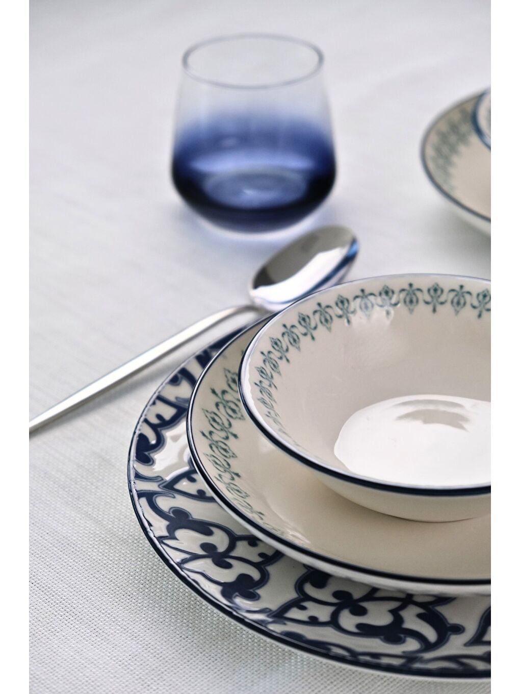 Beyaz Porselen Mia Yemek Takımı 4 Kişilik 12 Parça TVL12YKPRS1219-2