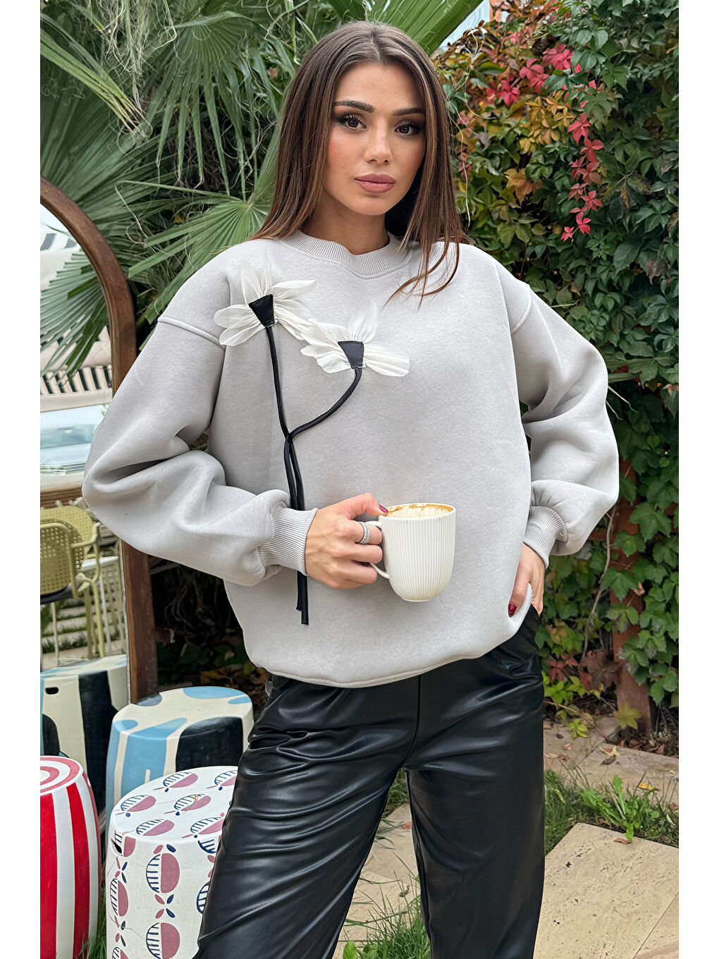 GÜLSELİ Gri Gül Detaylı Şardonlu Sweatshirt - 1